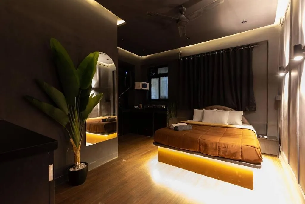 Welcome To The Darker Side Appartement Bombay