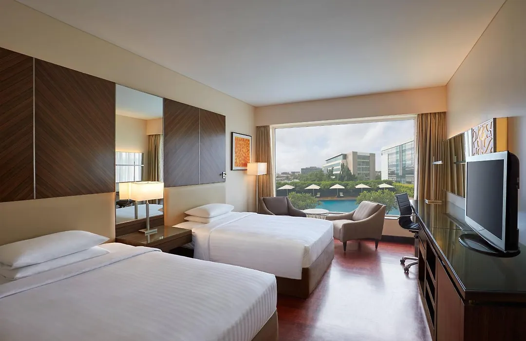 Szálloda Courtyard By Marriott International Airport 5*