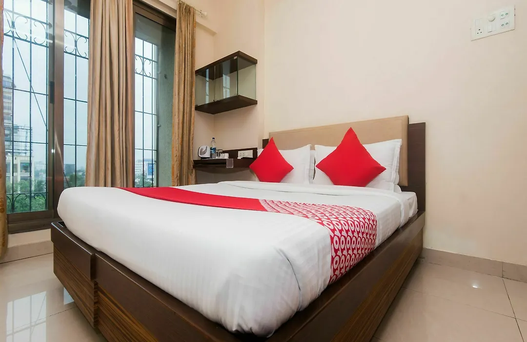 Hotel Oyo 20017 Silverkey Bandra East