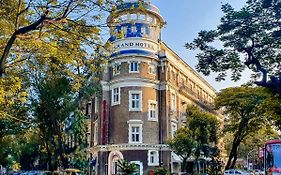 Grand Hotel Mumbai Exterior photo