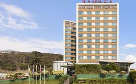 Ramada By Wyndham Powai Hotel & Convention Centre Mumbai Exterior photo