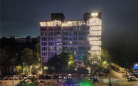 Dragonfly Hotel - The Art Hotel Mumbai Exterior photo