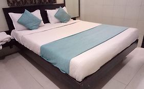 Hotel Sharda Sion Mumbai Exterior photo